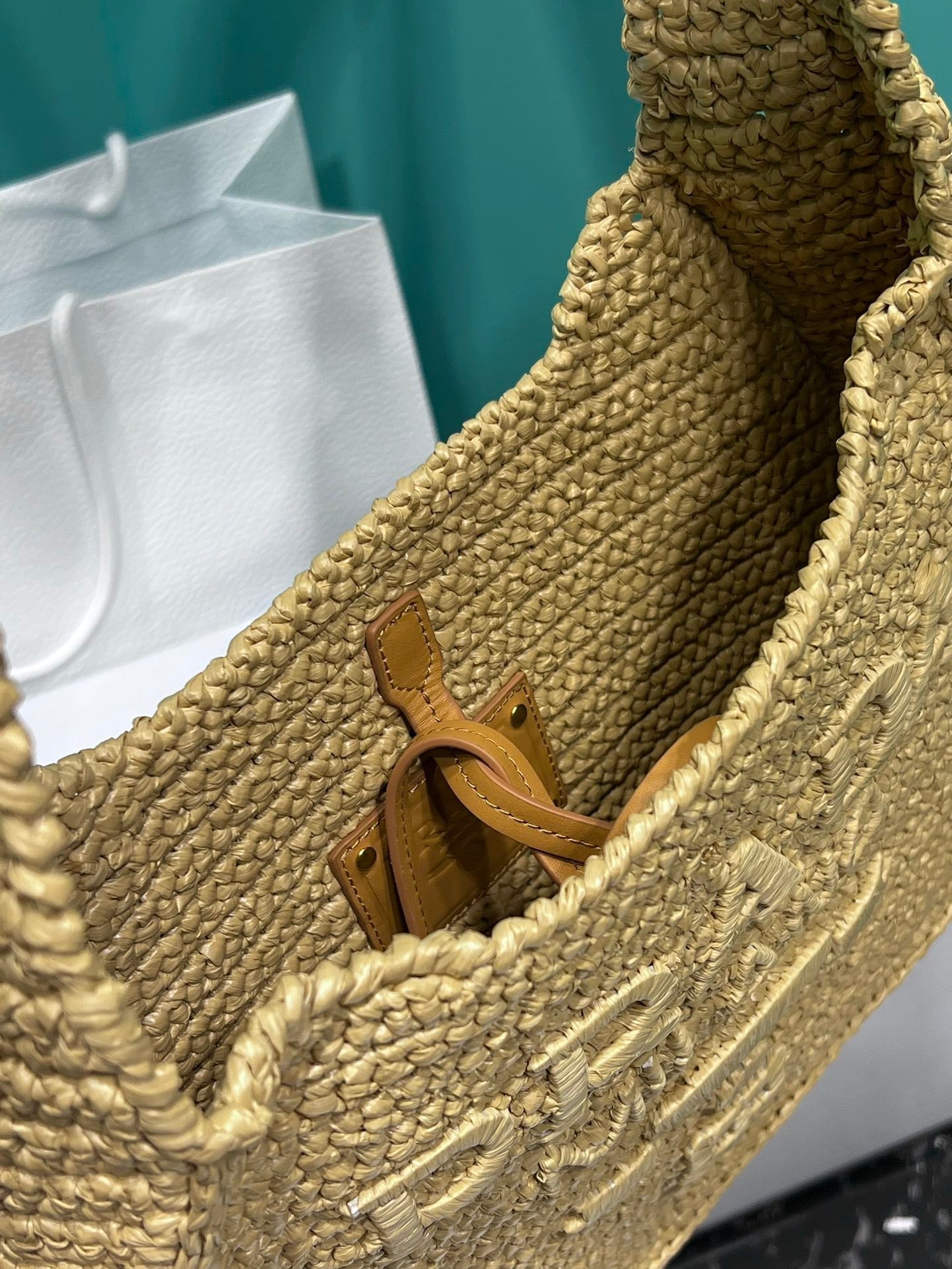 Prada Raffia Round Tote - 30x24x4.5cm mysite