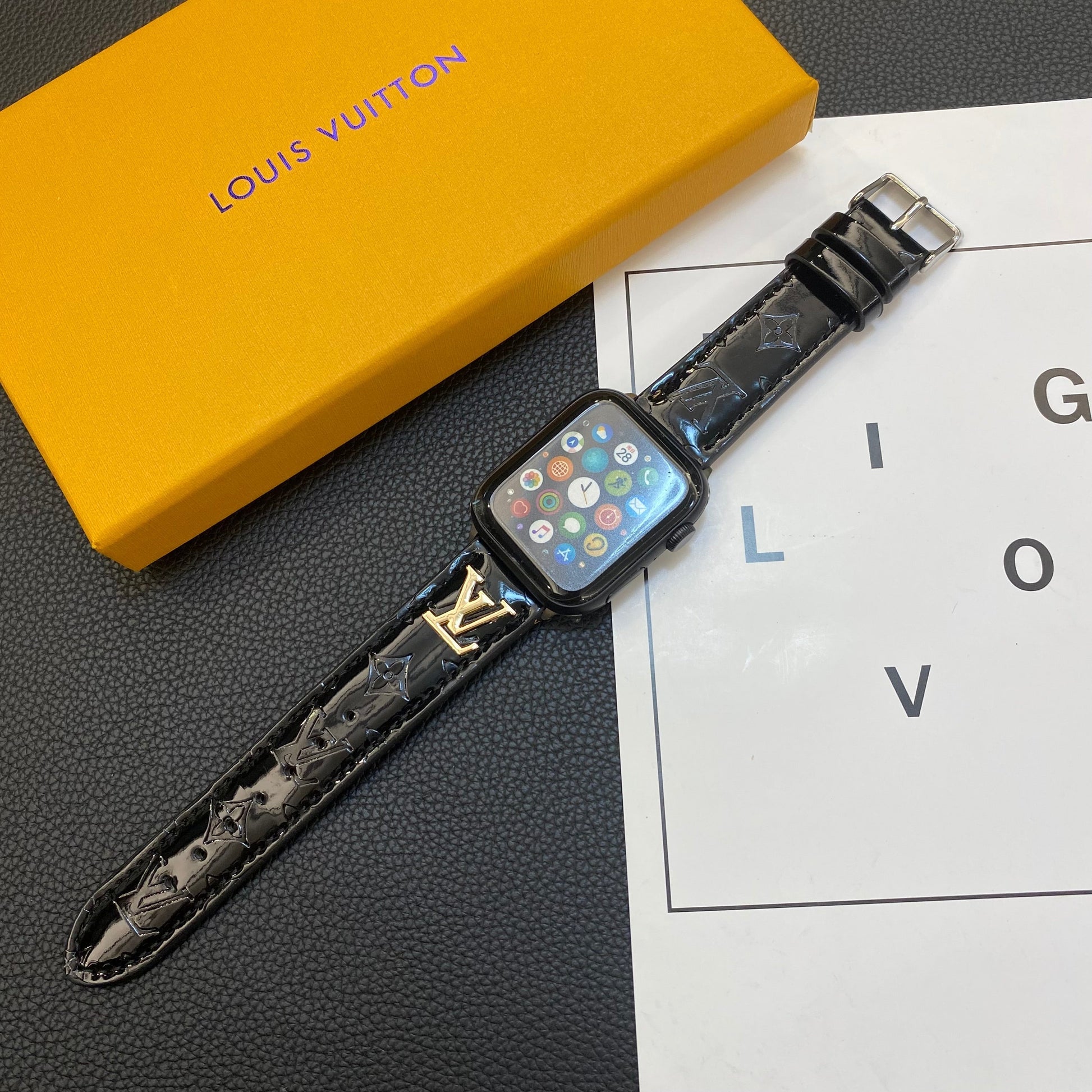 GLOSSY LEATHER APPLE WATCH STRAP LUXURY METAL LOGO mysite