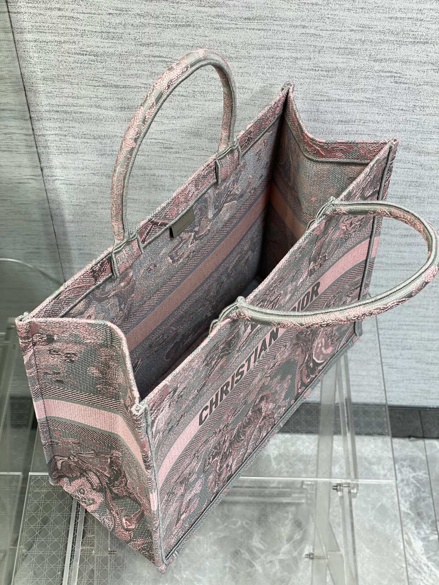 Dior Book Tote Large Gray and Pink Toile de Jouy Reverse Beverly Hills Embroidery - 42 x 35 x 18.5 cm mysite