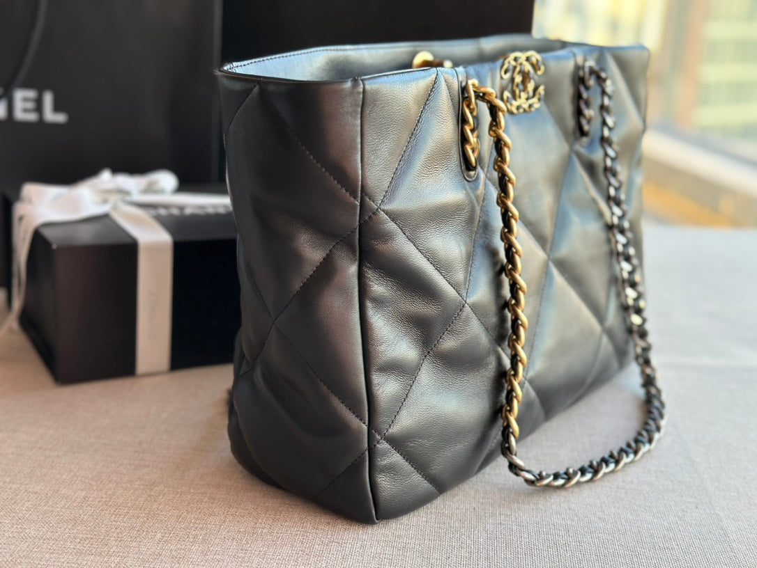 Chanel 19 Shopping Bag 41 Black Lambskin 24 x 41 x 10 cm mysite