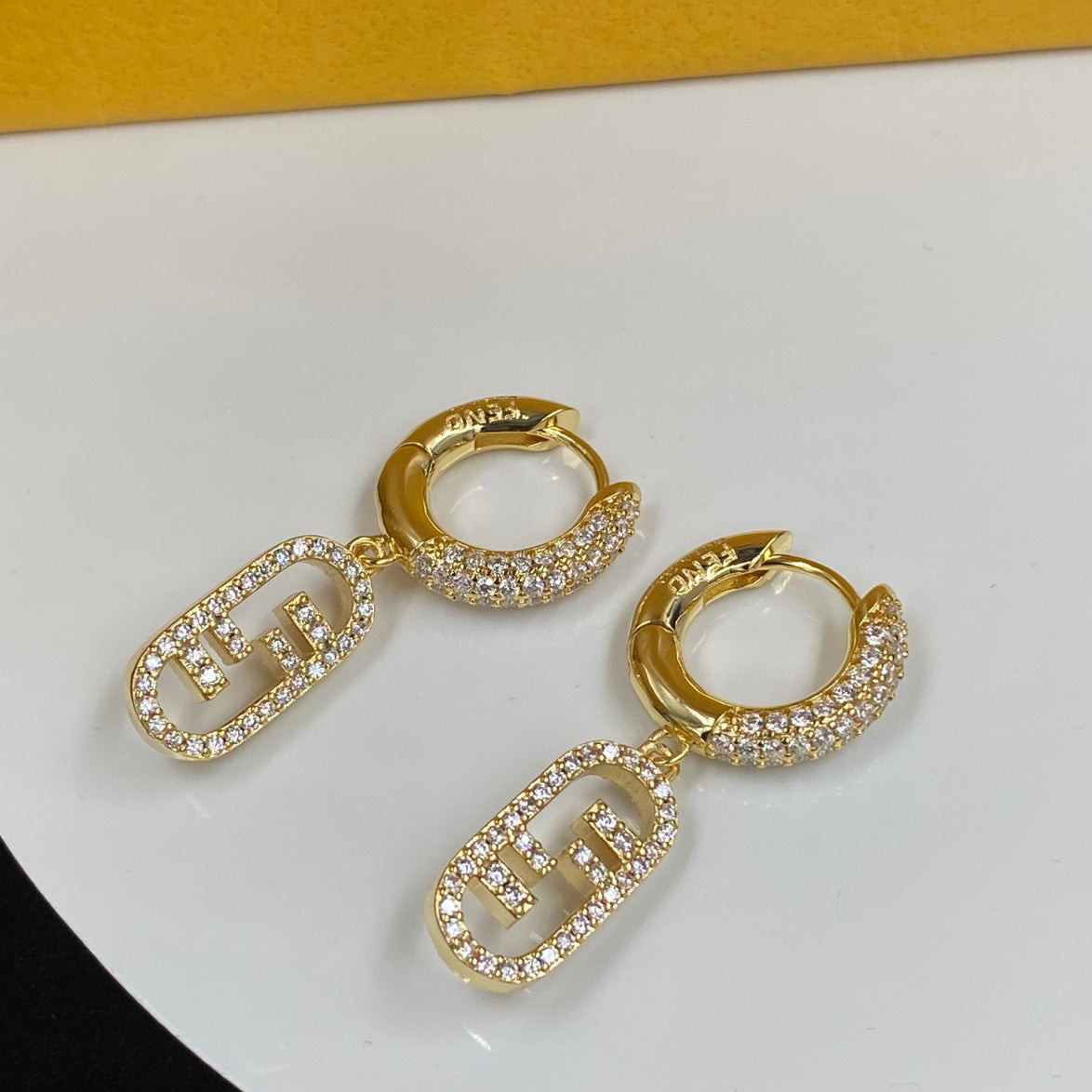 O'Lock Crystal Diamond Earrings mysite