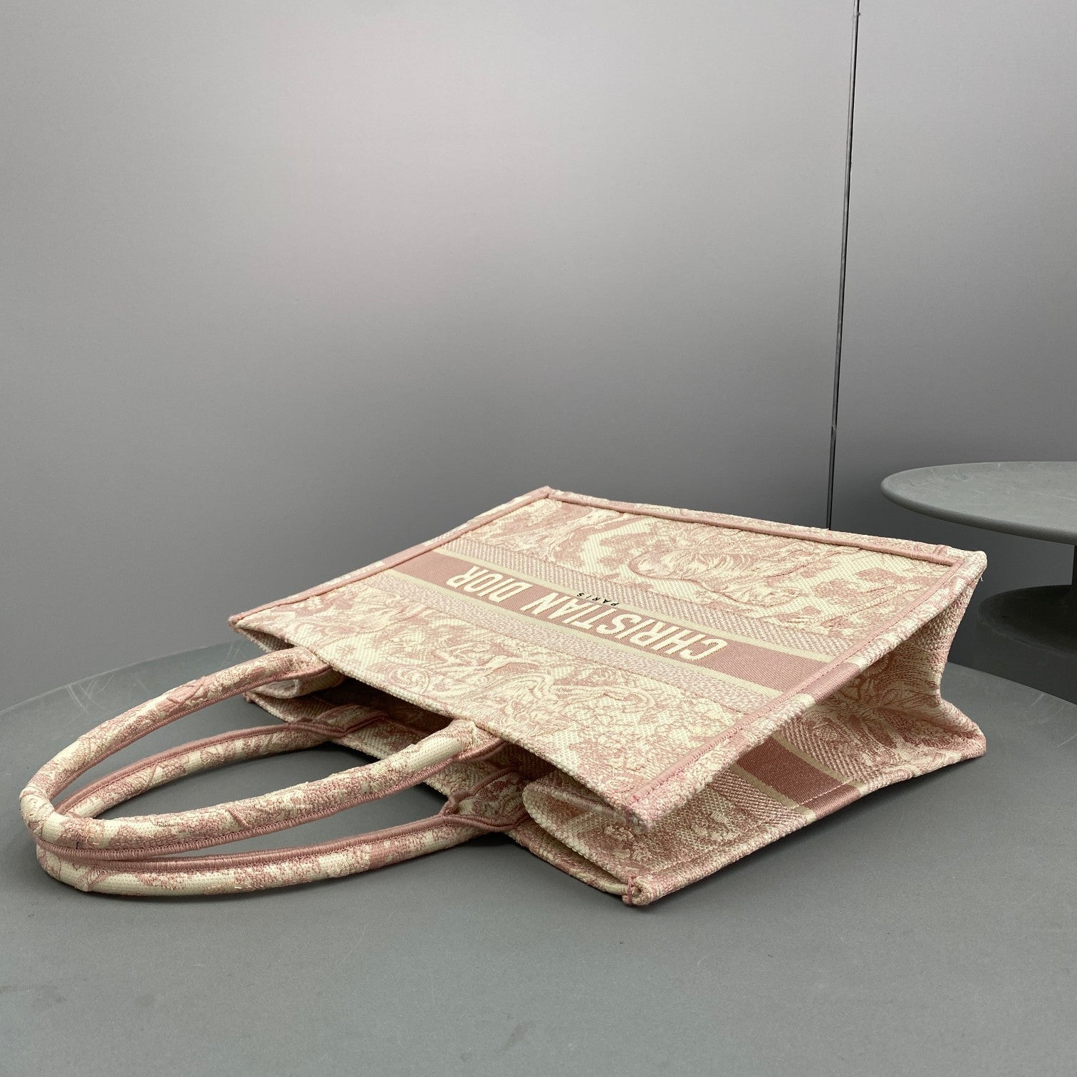 Dior Book Tote MediumPink Toile de Jouy Embroider - 36 x 27.5 x 16.5 cm mysite
