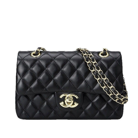 Chanel ℂ𝔽 𝗖𝗹𝗮𝘀𝘀𝗶𝗰 𝗙𝗹𝗮𝗽 in Black Lambskin mysite