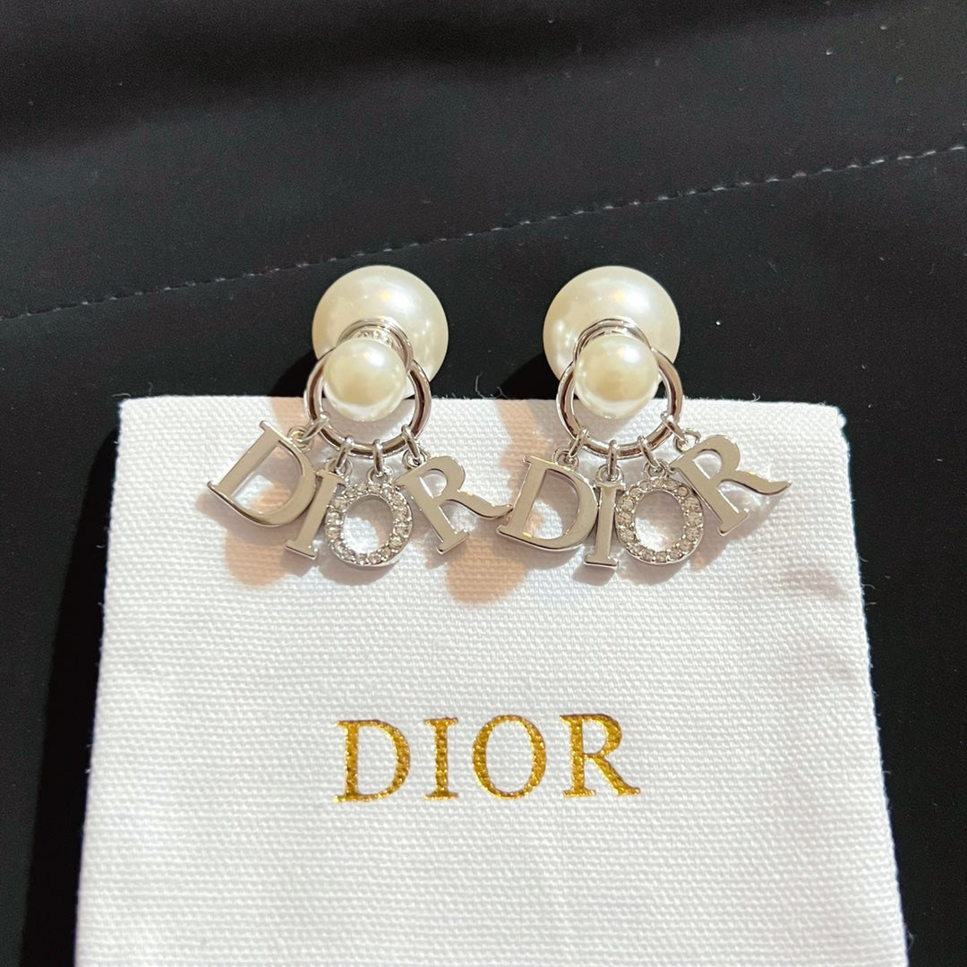 TRIBALES Pearl Earrings mysite