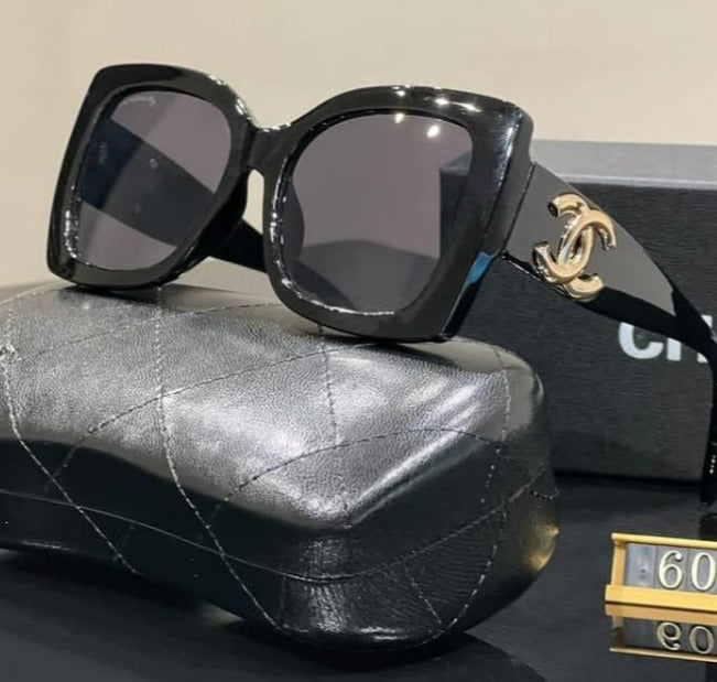 Two pairs of sunglasses Luxcases.shop