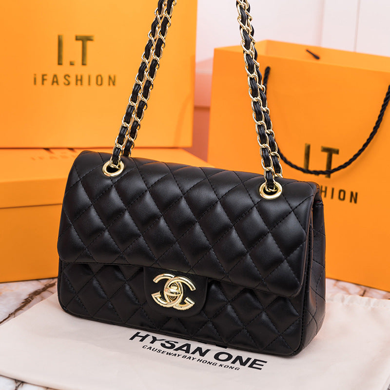 Chanel ℂ𝔽 𝗖𝗹𝗮𝘀𝘀𝗶𝗰 𝗙𝗹𝗮𝗽 in Black Lambskin mysite