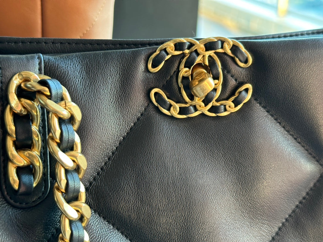 Chanel 19 Shopping Bag 41 Black Lambskin 24 x 41 x 10 cm mysite