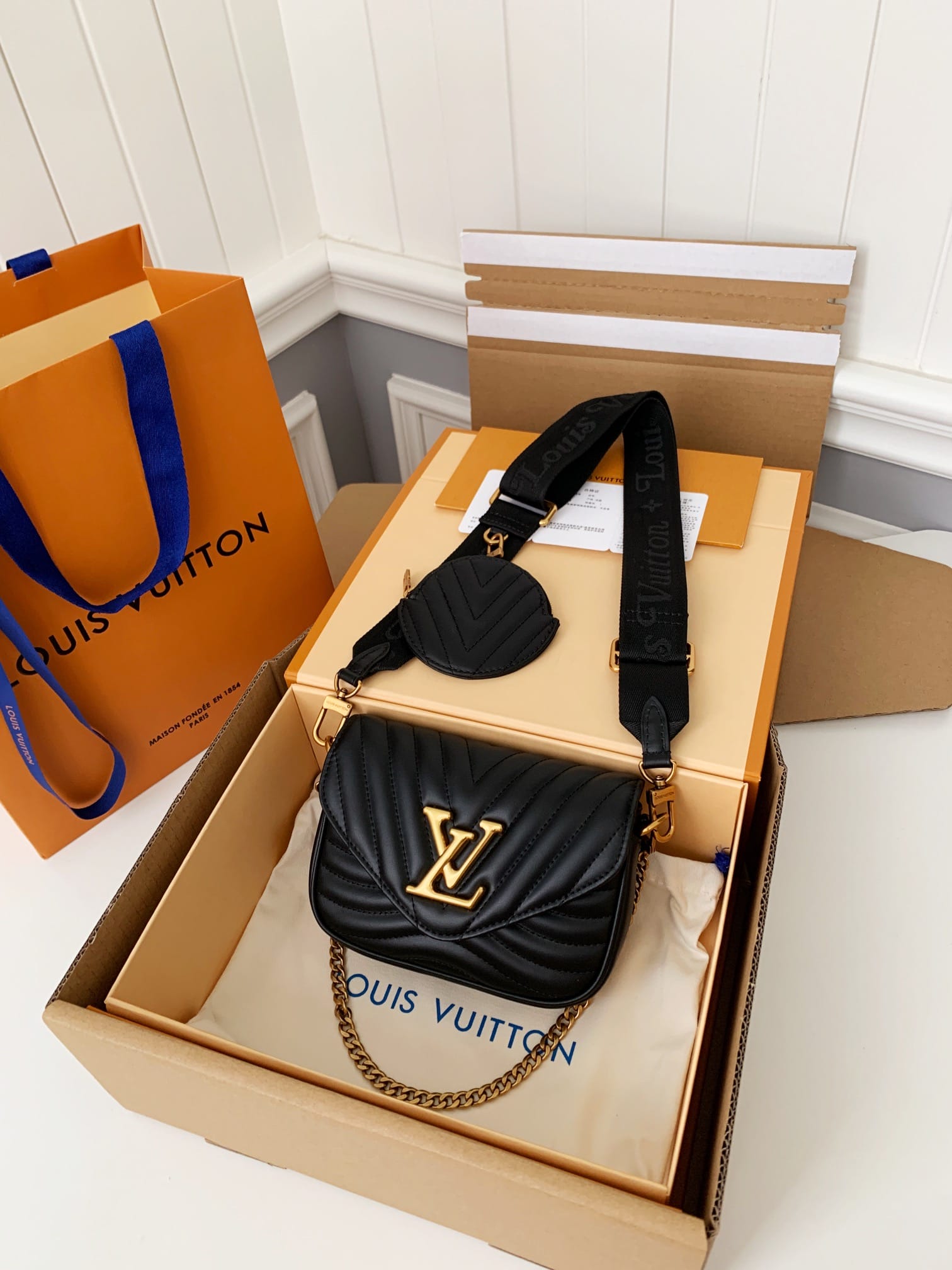 Louis Vuitton NEW WAVE MULTI-POCHETTE Handbag mysite