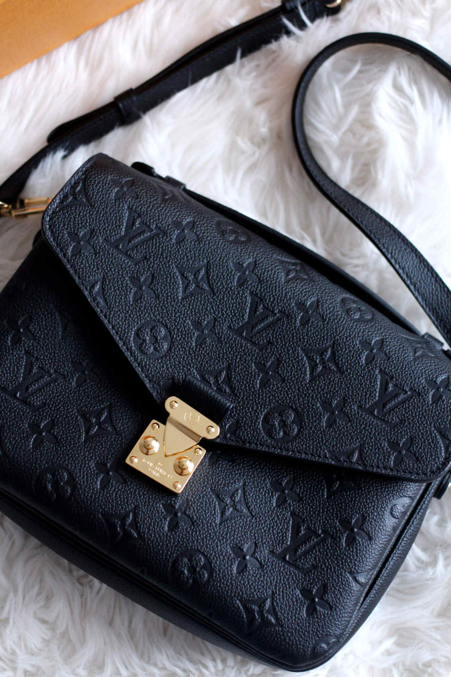 Louis Vuitton Pochette Metis Bag mysite
