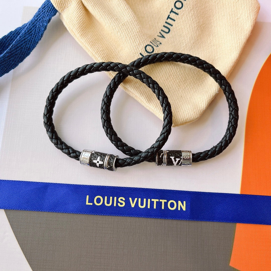 Classic Black Leather Bracelet mysite