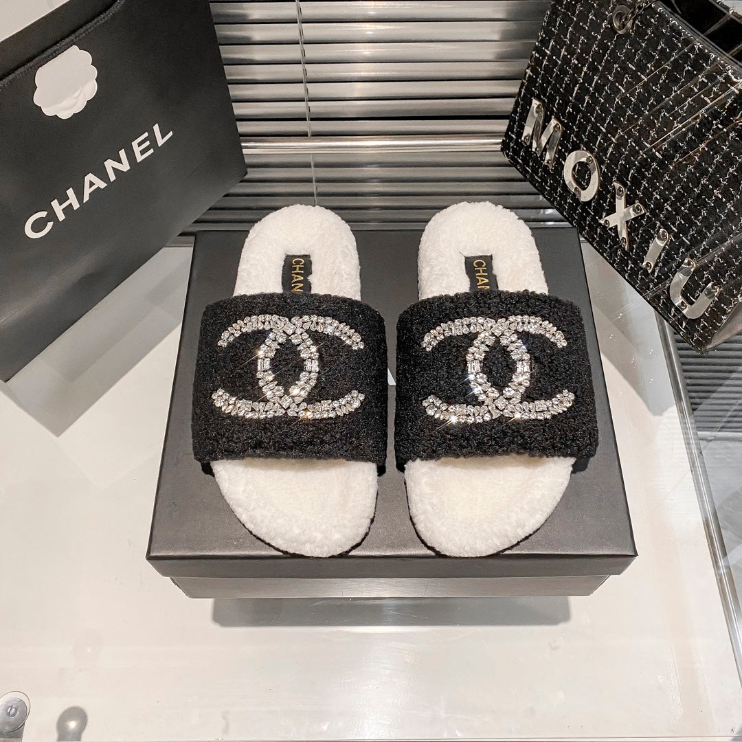Diamond Logo Flat Fur Slippers mysite