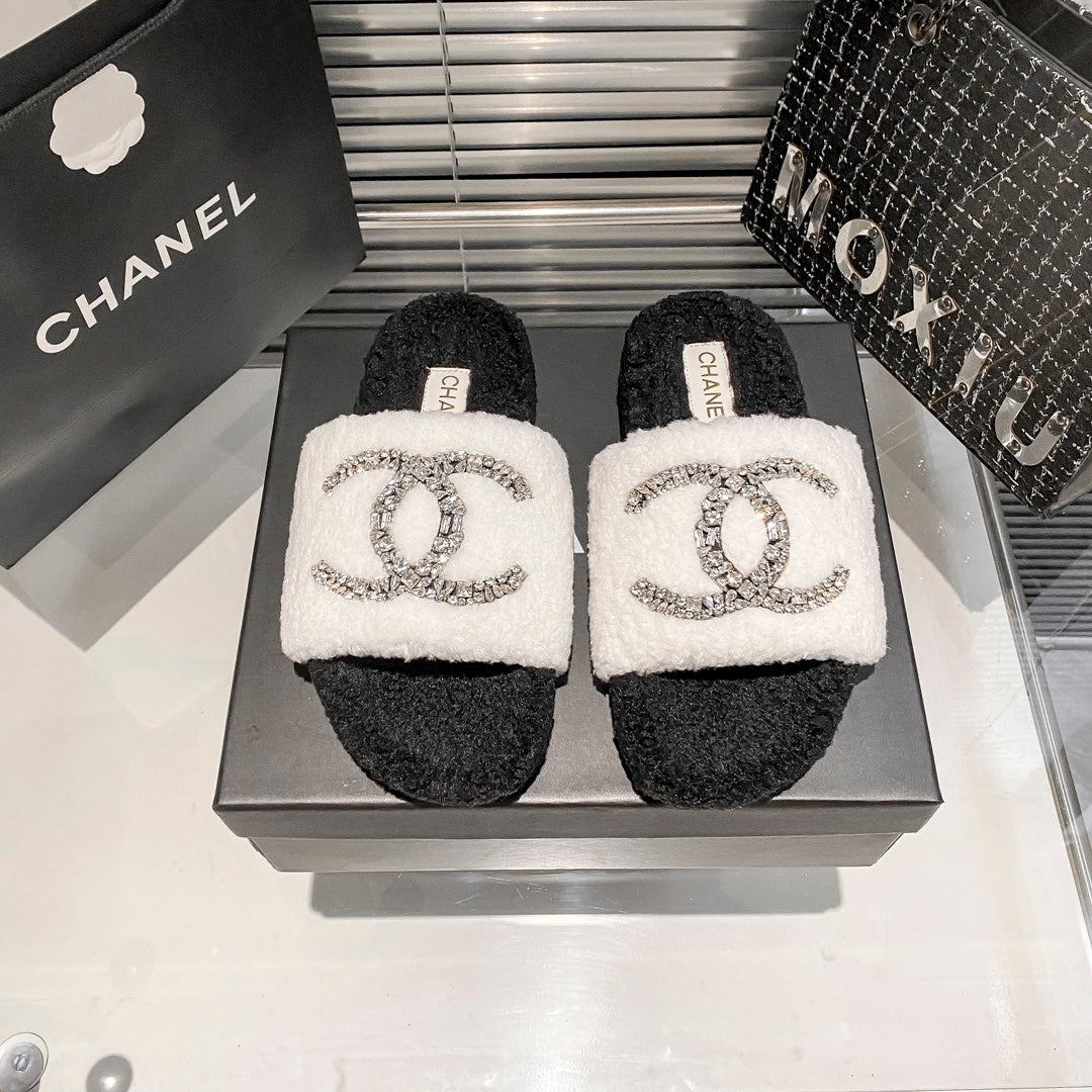 Diamond Logo Flat Fur Slippers mysite