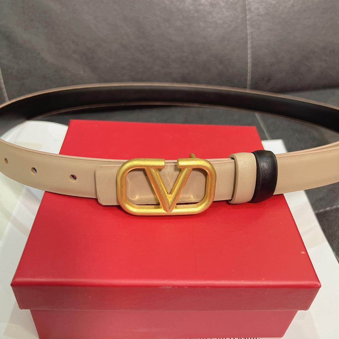 Women's Glossy Leather Metal Logo Belt mysite