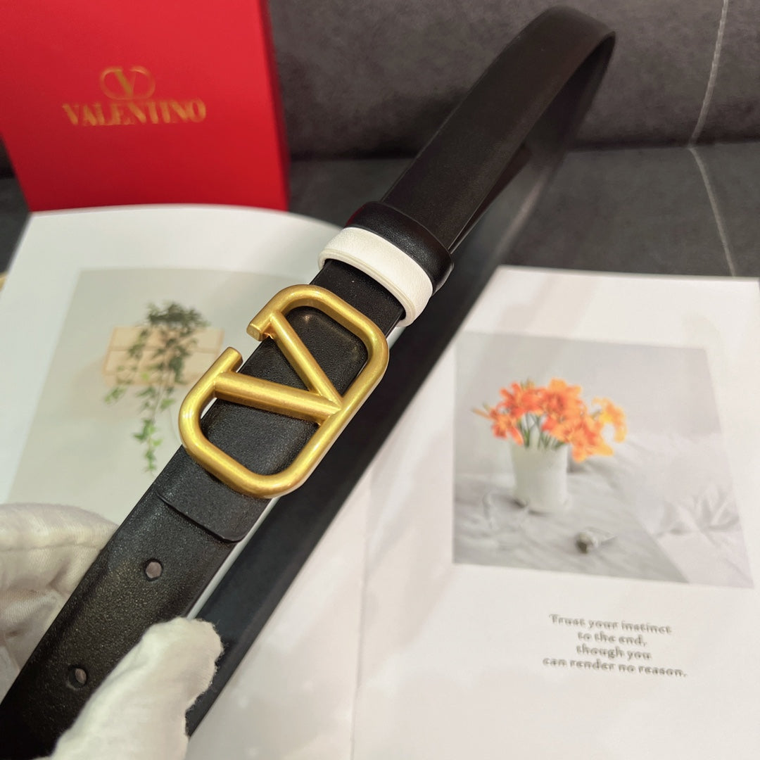 Women's Glossy Leather Metal Logo Belt mysite