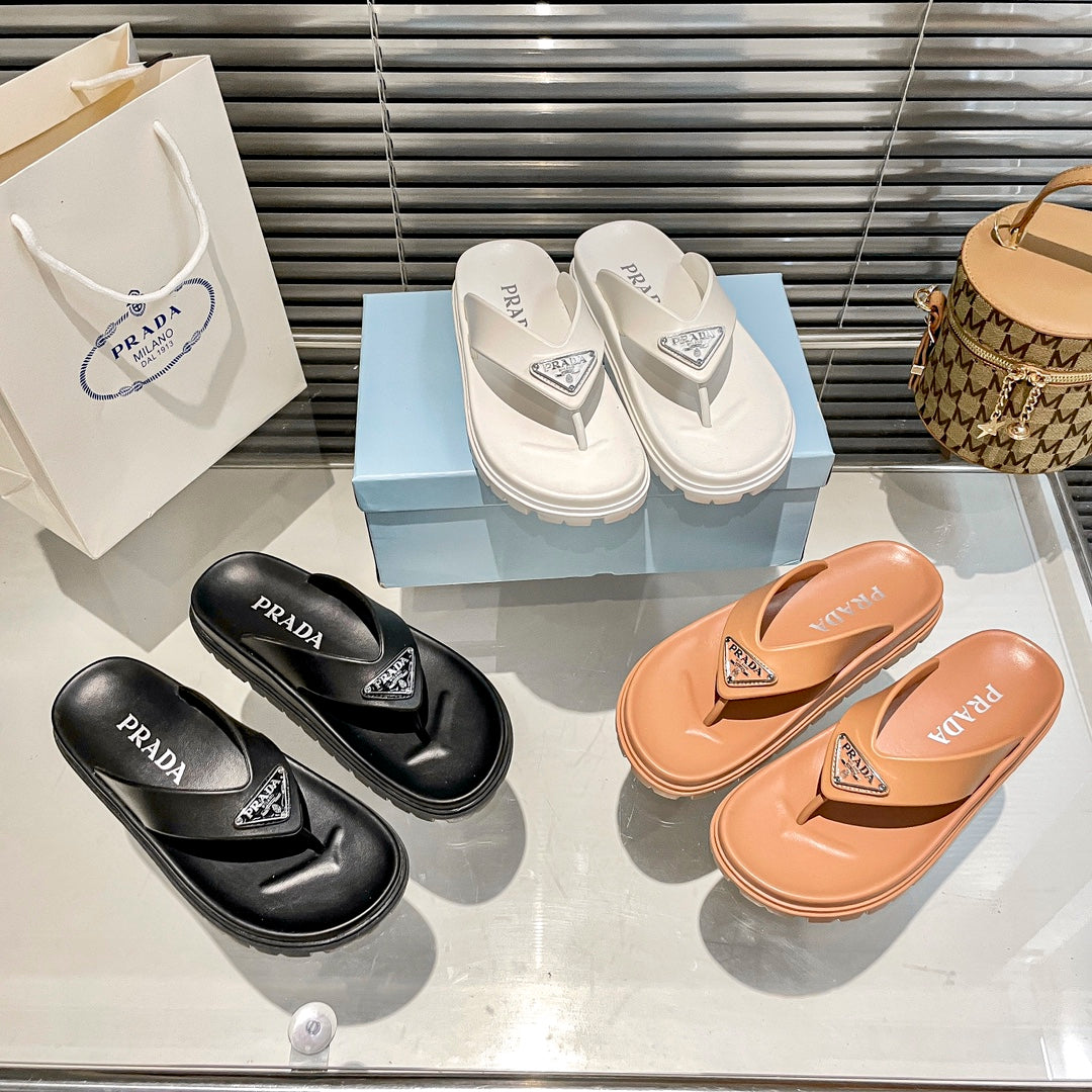 Triangle Logo Rubber Flip Flops mysite