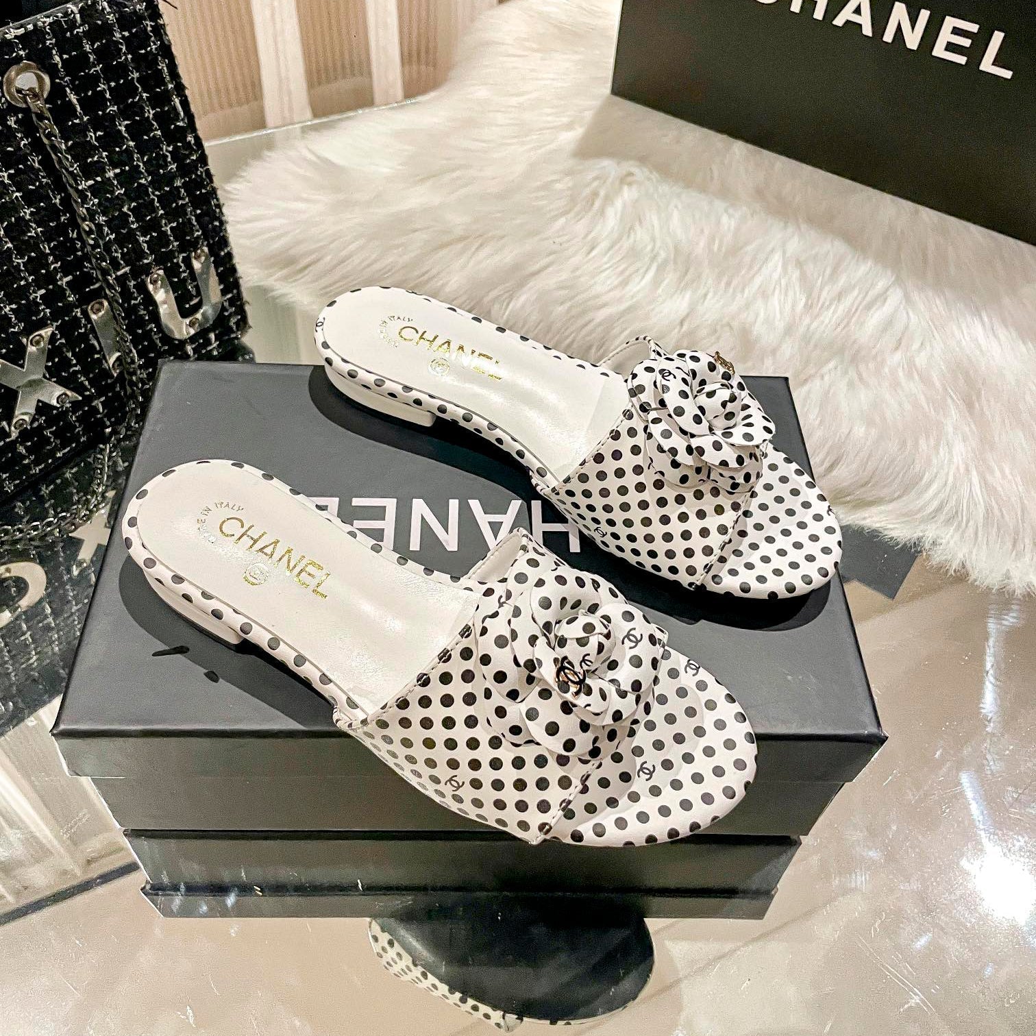 Retro Polka Dot Flat Slippers mysite