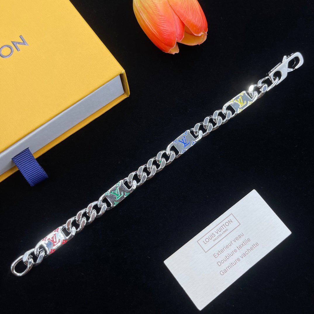 Retro embossed universal bracelet mysite