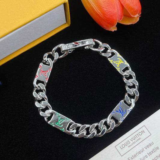 Retro embossed universal bracelet mysite
