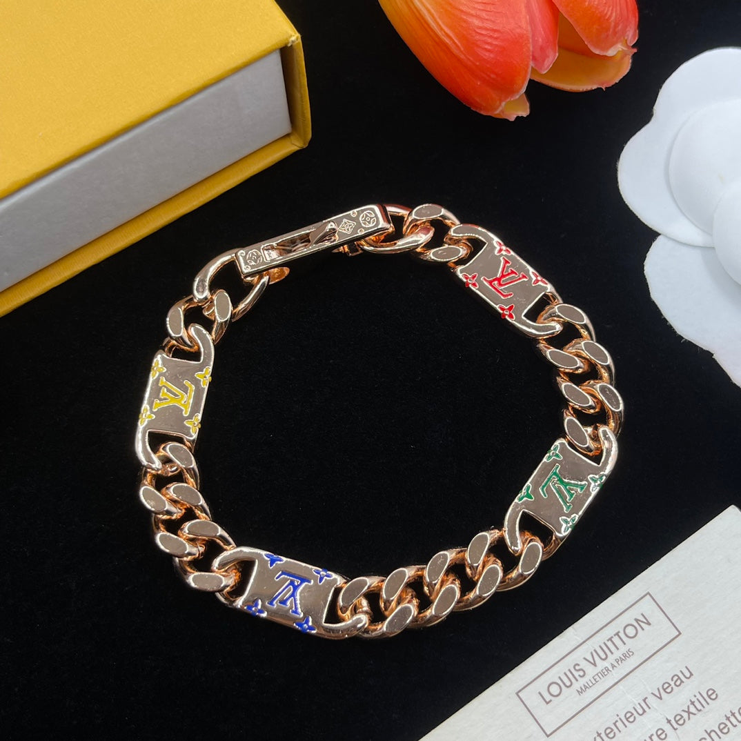 Retro embossed universal bracelet mysite