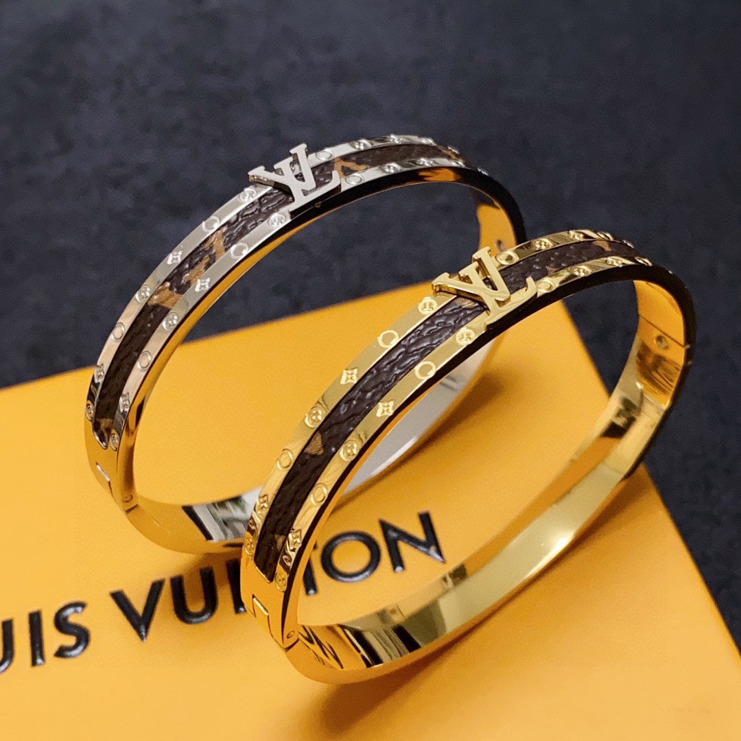 Printed leather bracelet mysite