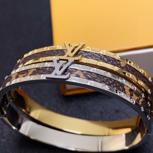 Printed leather bracelet mysite