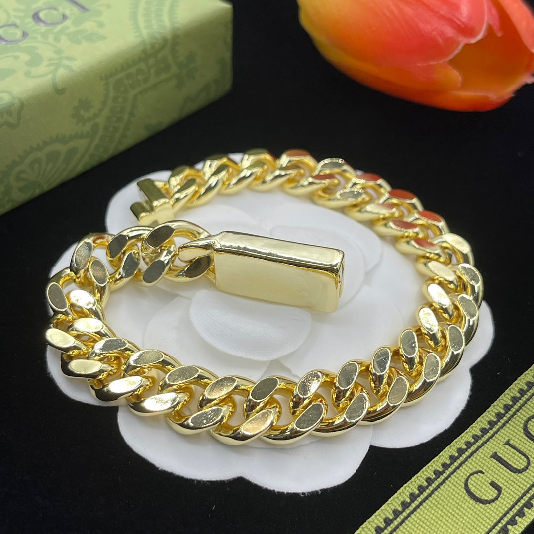 Retro embossed universal bracelet mysite