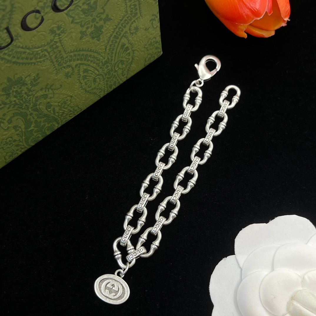 Retro embossed universal bracelet mysite