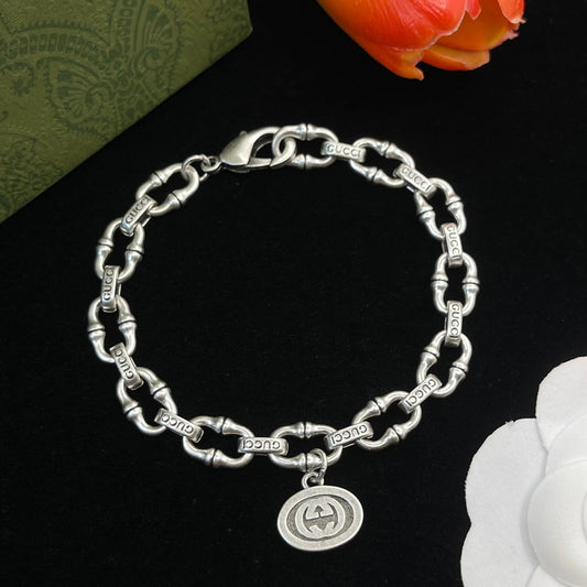 Retro embossed universal bracelet mysite