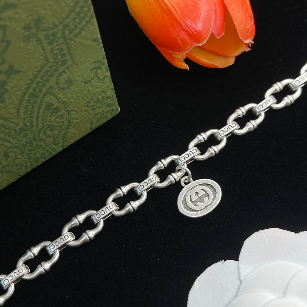 Retro embossed universal bracelet mysite
