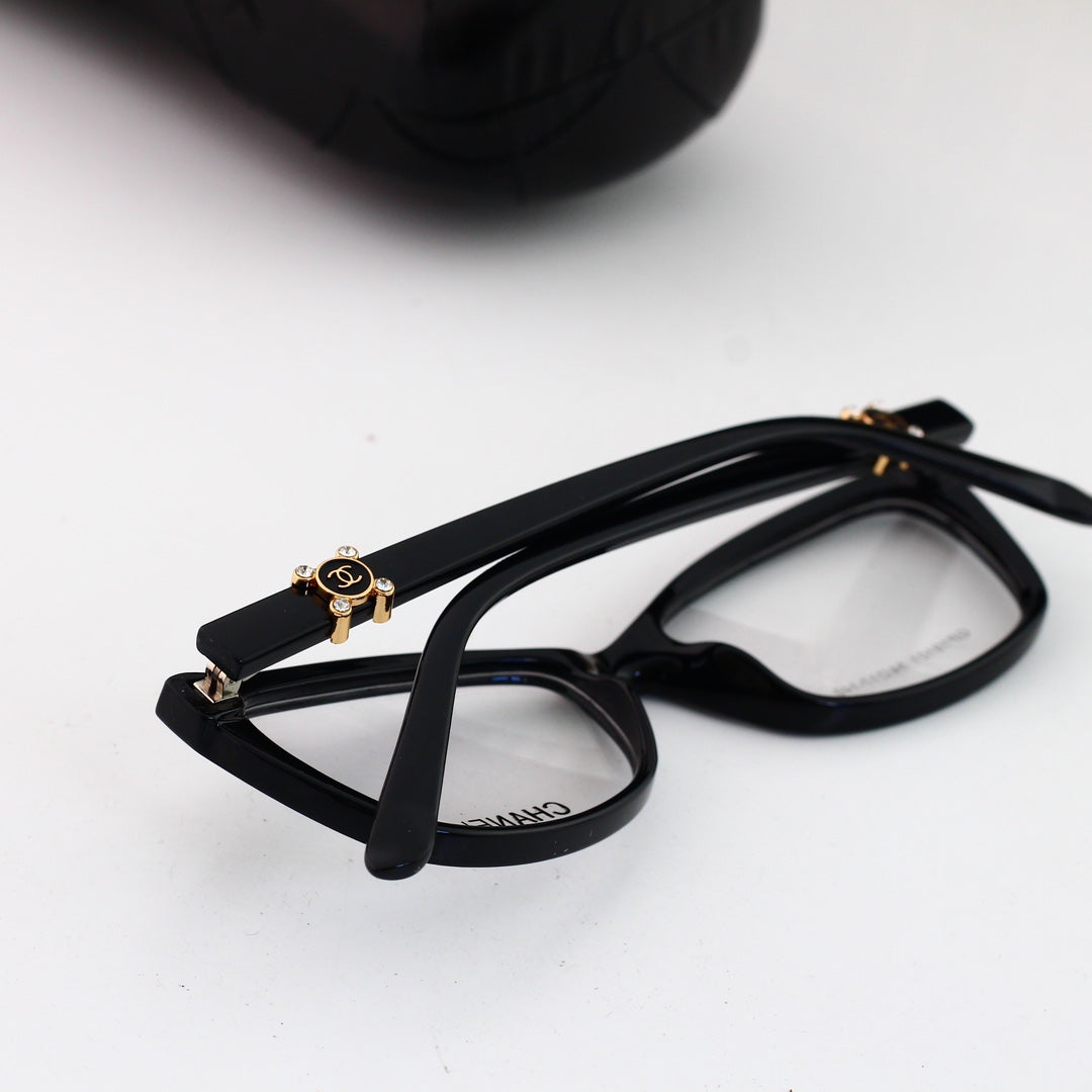 Fashionable Rhinestone Logo Glasses mysite