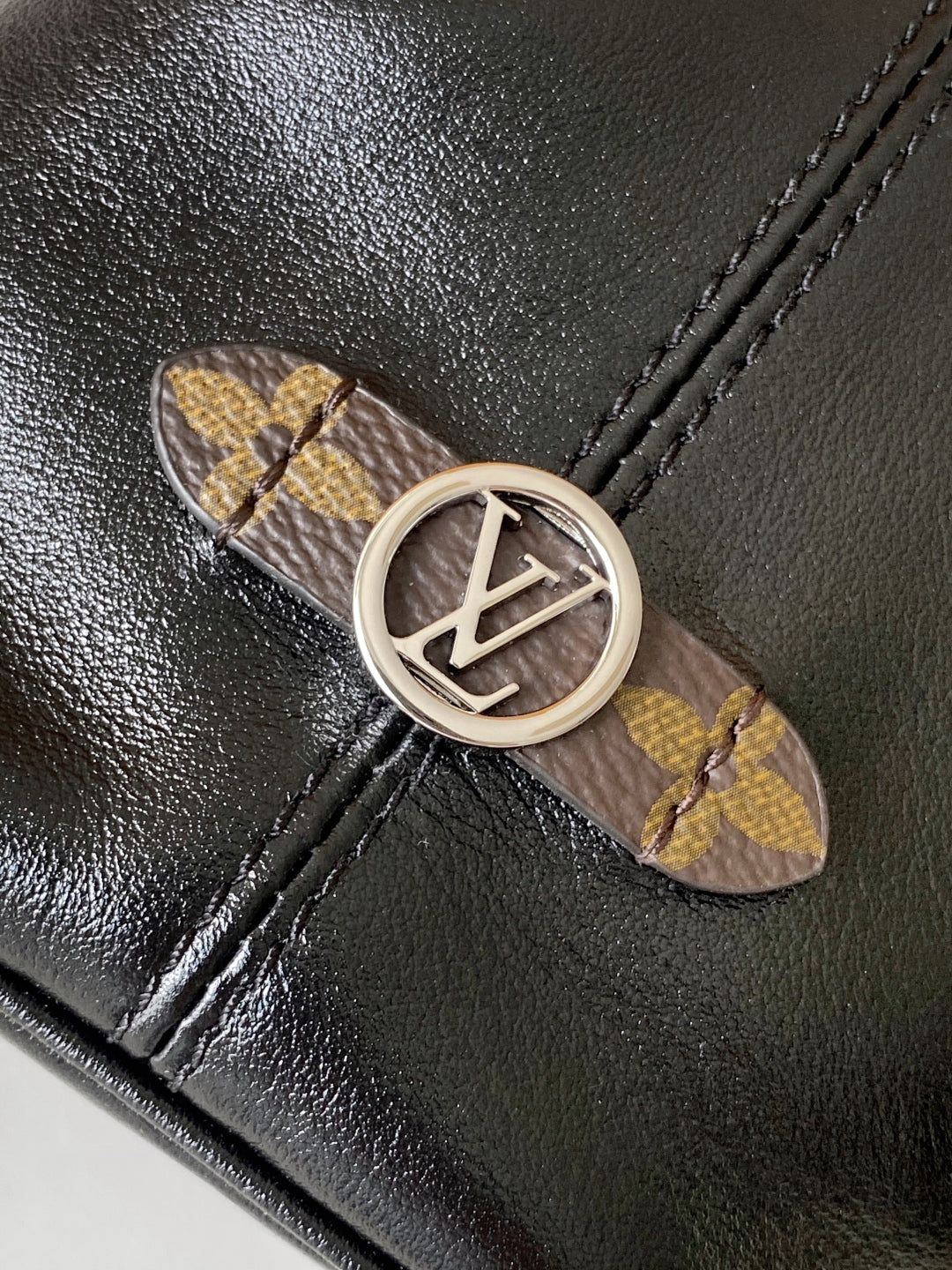 LV M14377 No Way Vibe Handbag 24cm Black Sheepskin & Cowhide HW mysite