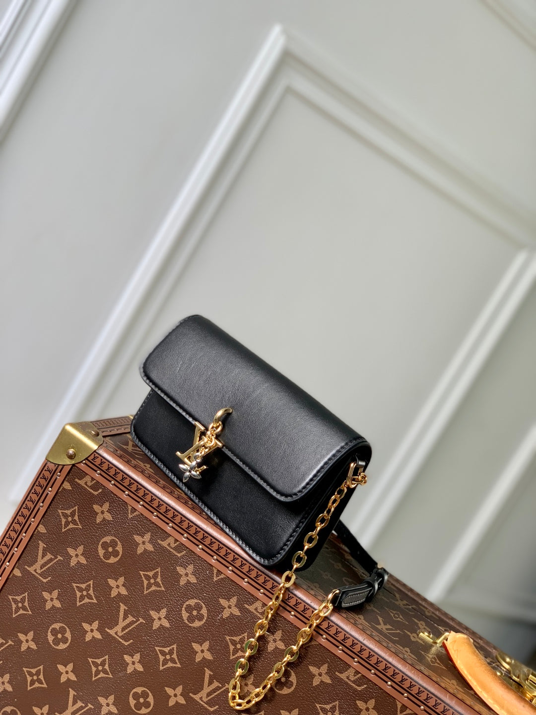 Wallet On Chain LV Bloom 20cm Black Calfskin 250365 mysite