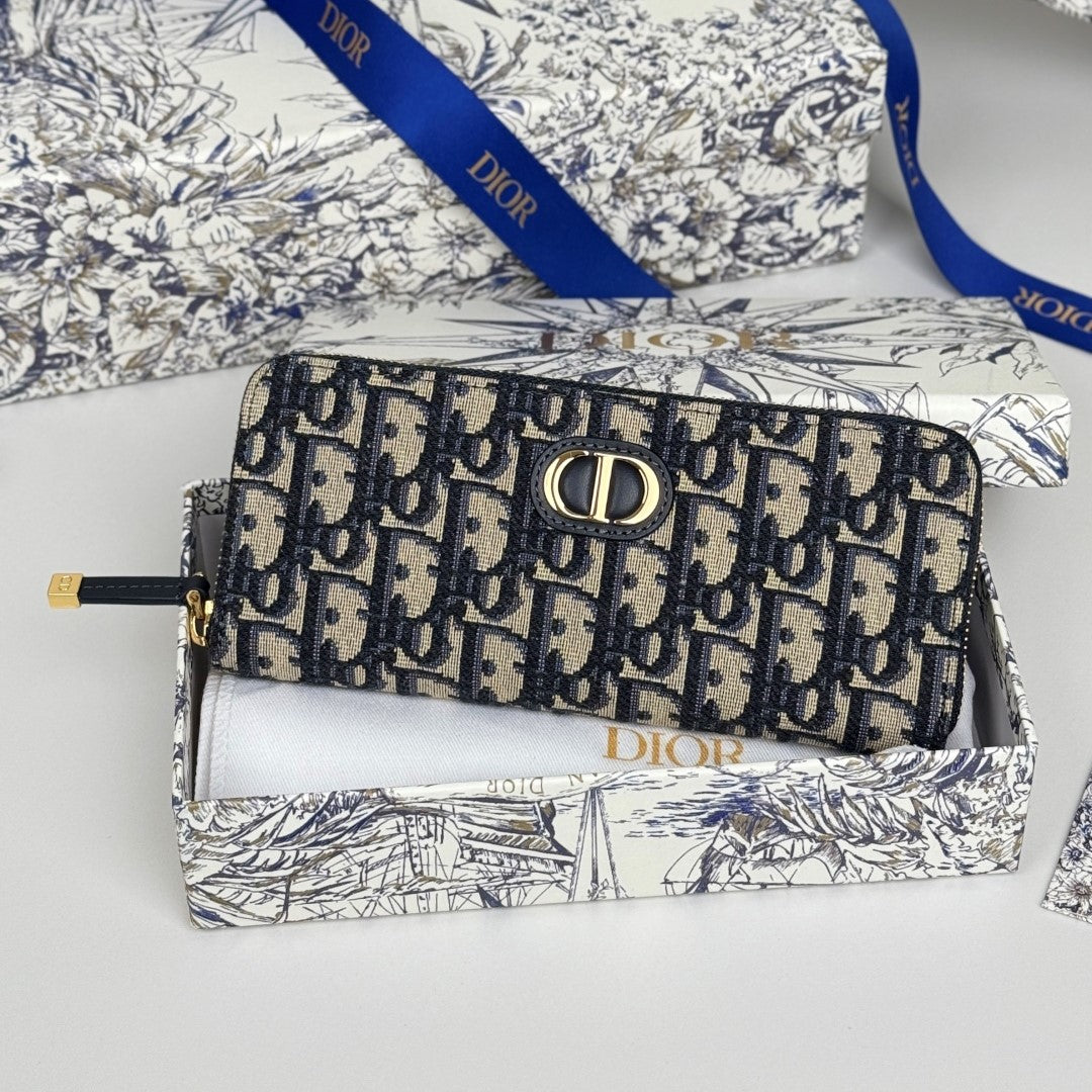 CD 30 Montaigne Voyageur Slim 19.5cm Blue Jacquard 258610