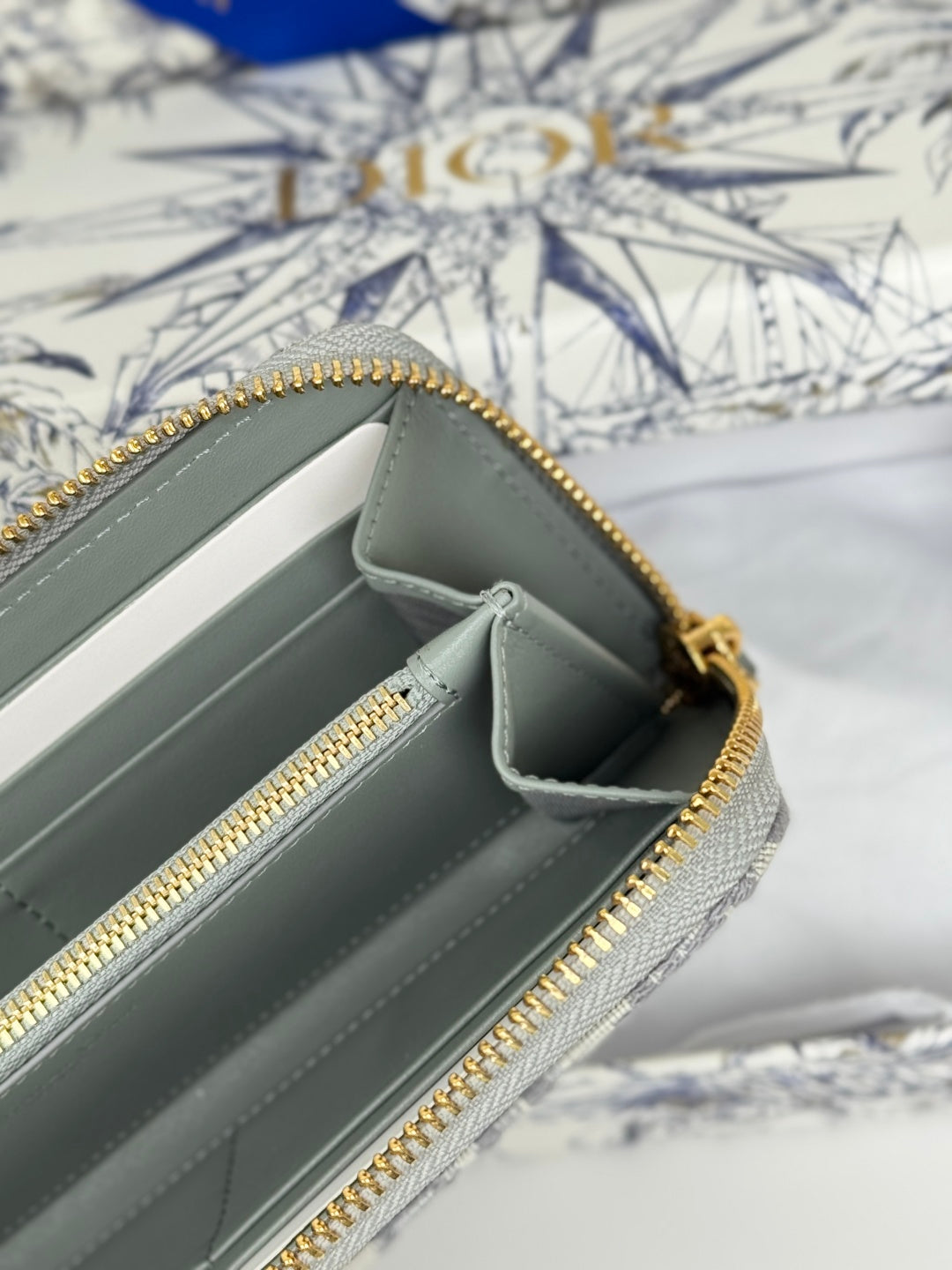 CD 30 Montaigne Voyageur Slim 19.5cm Grayish Jacquard 258612 mysite