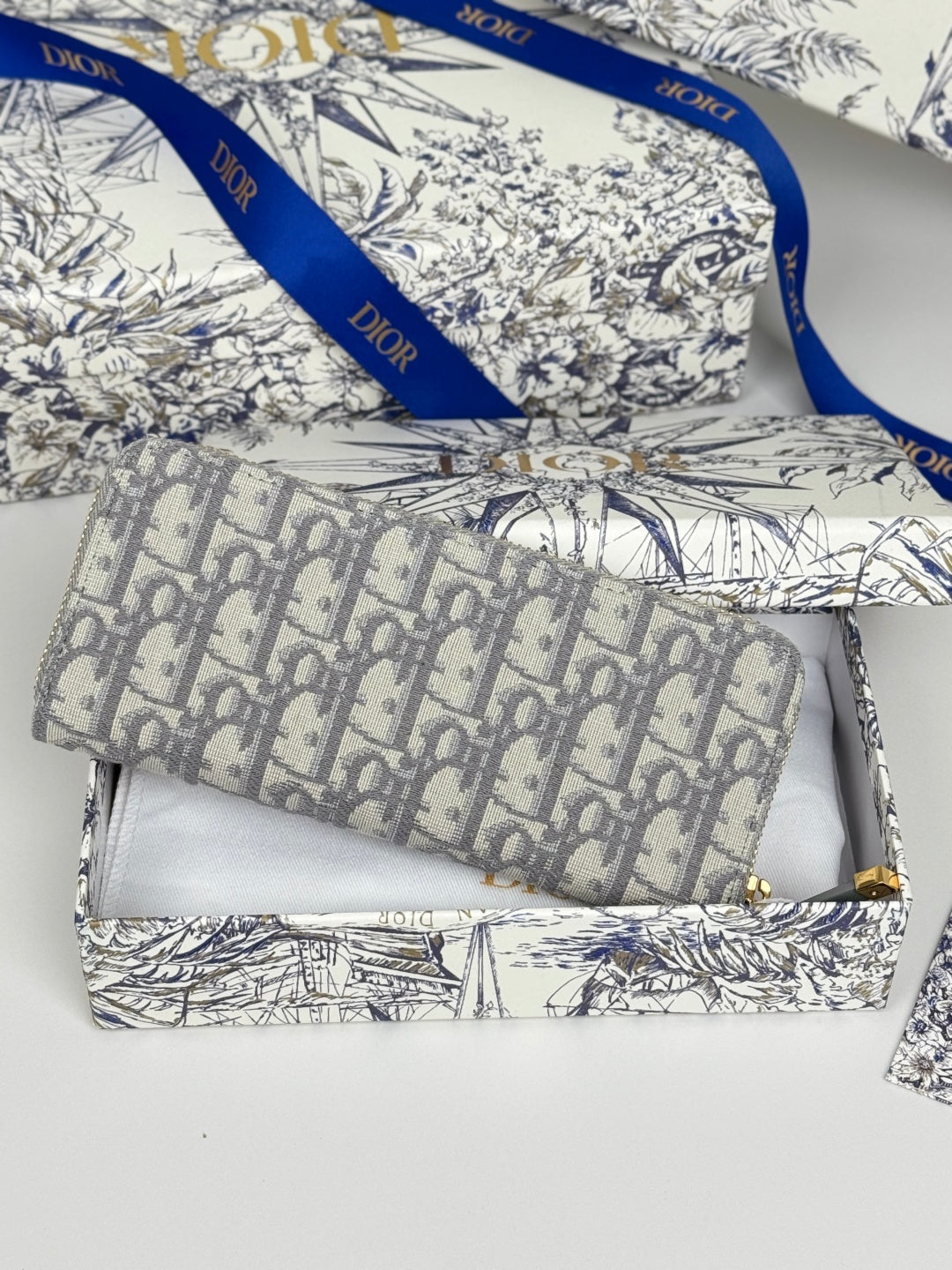 CD 30 Montaigne Voyageur Slim 19.5cm Grayish Jacquard 258612 mysite