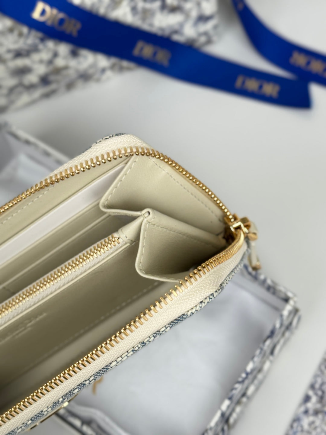 CD 30 Montaigne Voyageur Slim 19.5cm White Grey Jacquard 258608 mysite