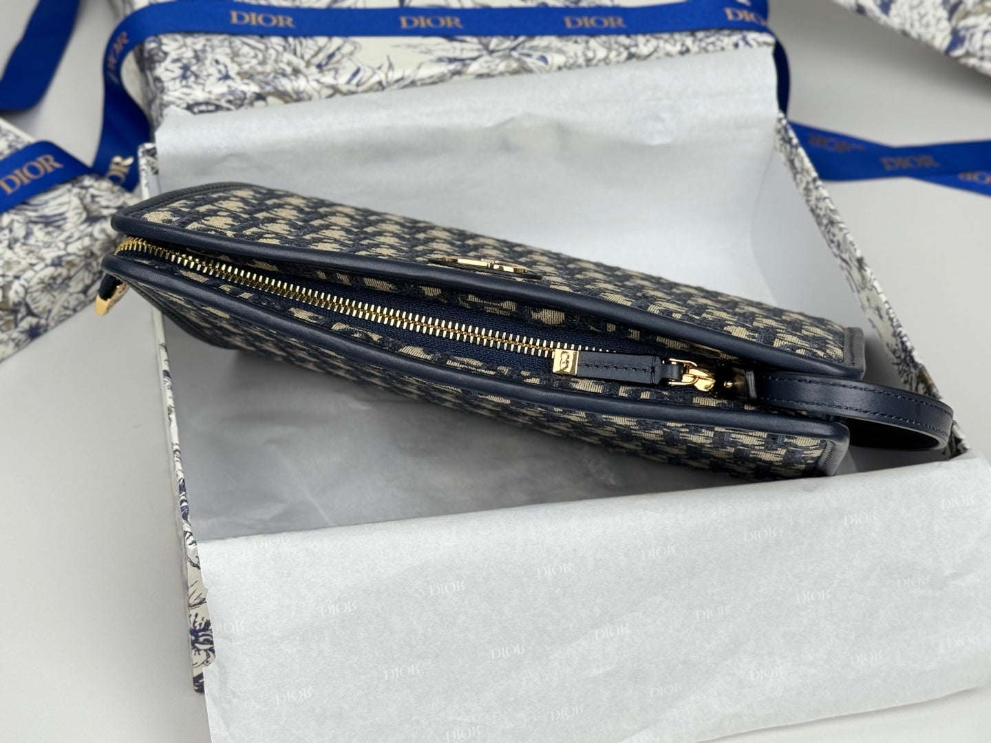 CD 30 Montaigne Dea Pouch 26cm Blue Jacquard  258619 mysite