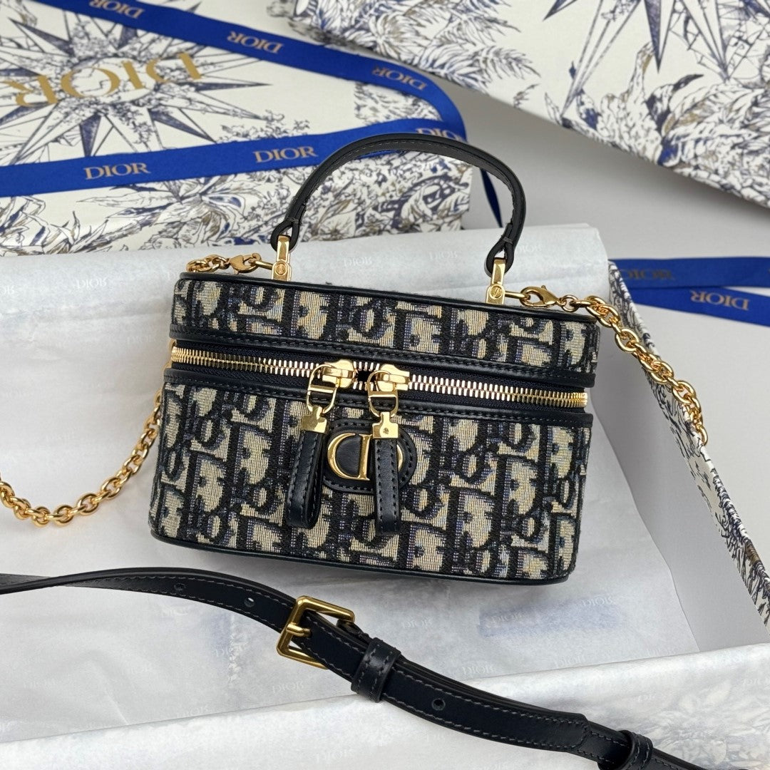 CD 30 Montaigne Mini Vanity Case 16.5cm Blue Jacquard mysite