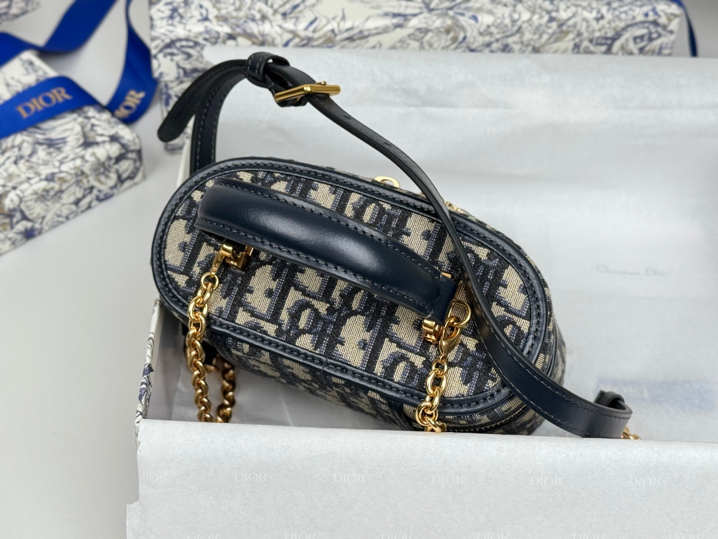 CD 30 Montaigne Mini Vanity Case 16.5cm Blue Jacquard mysite