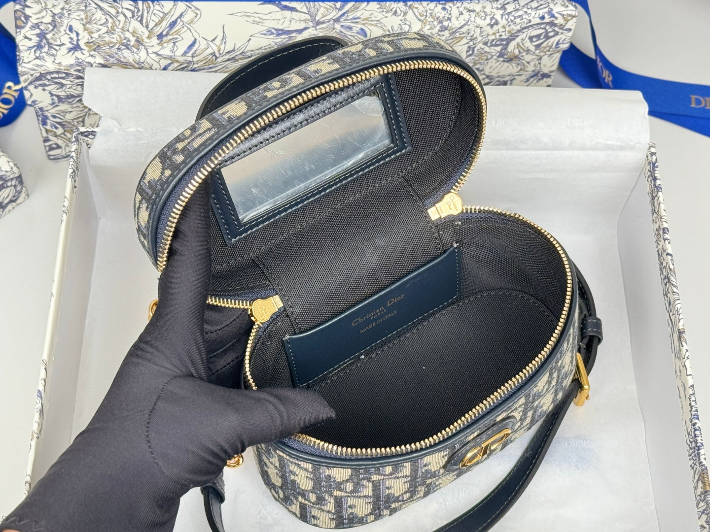 CD 30 Montaigne Mini Vanity Case 16.5cm Blue Jacquard mysite