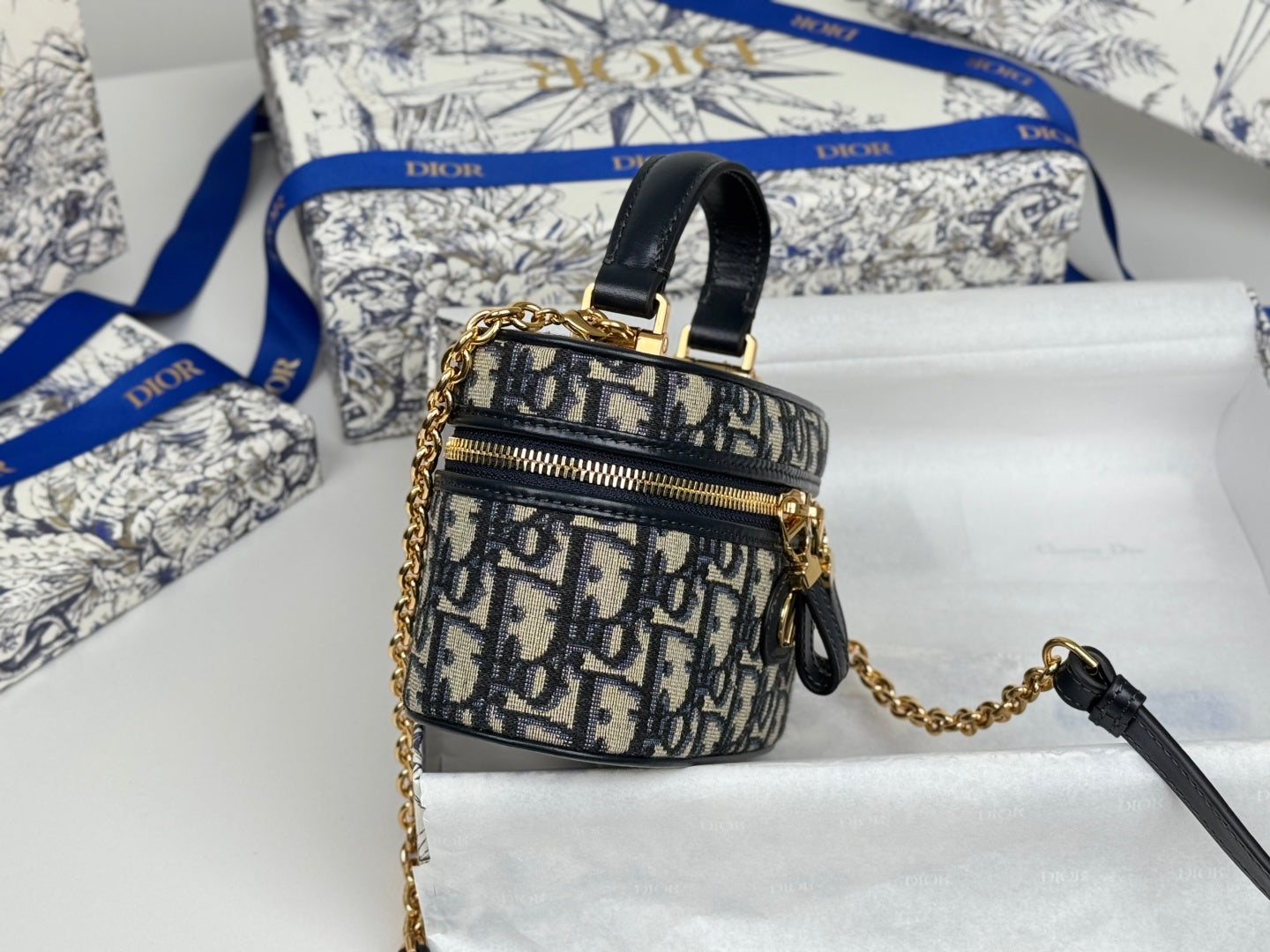 CD 30 Montaigne Mini Vanity Case 16.5cm Blue Jacquard mysite