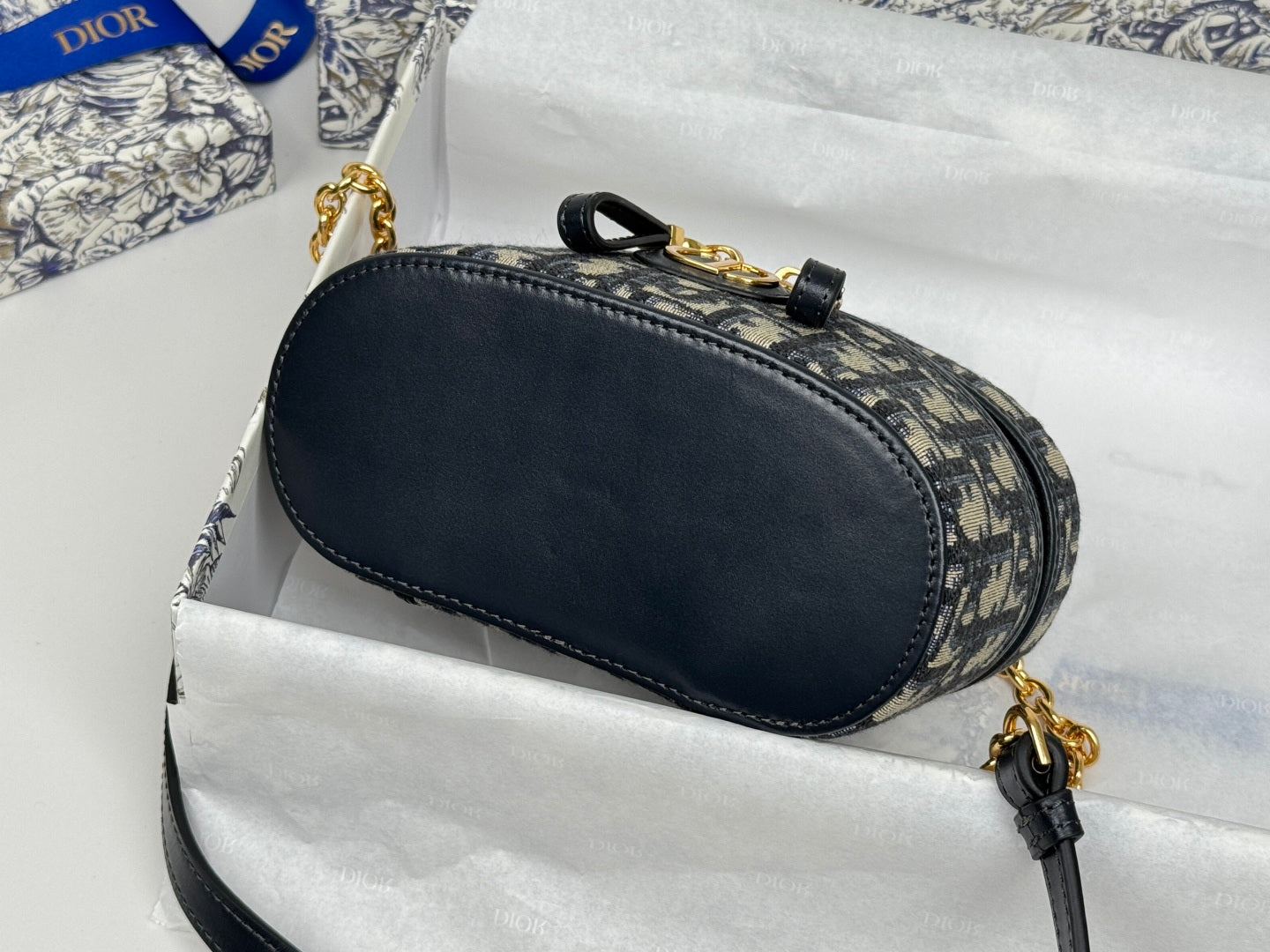 CD 30 Montaigne Mini Vanity Case 16.5cm Blue Jacquard mysite