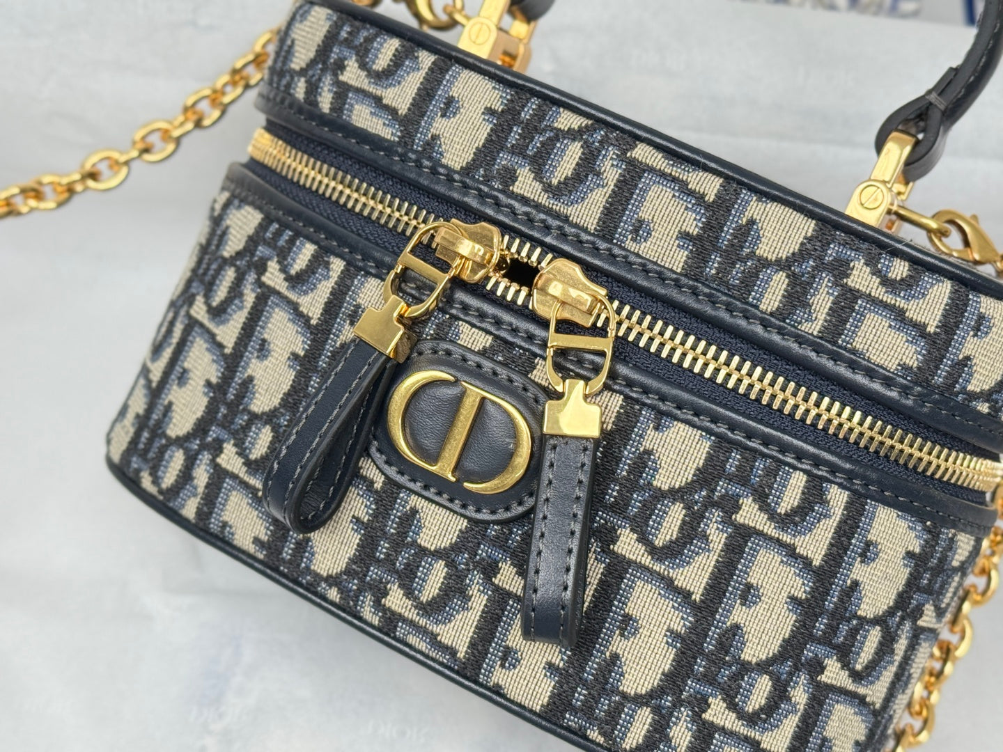 CD 30 Montaigne Mini Vanity Case 16.5cm Blue Jacquard mysite