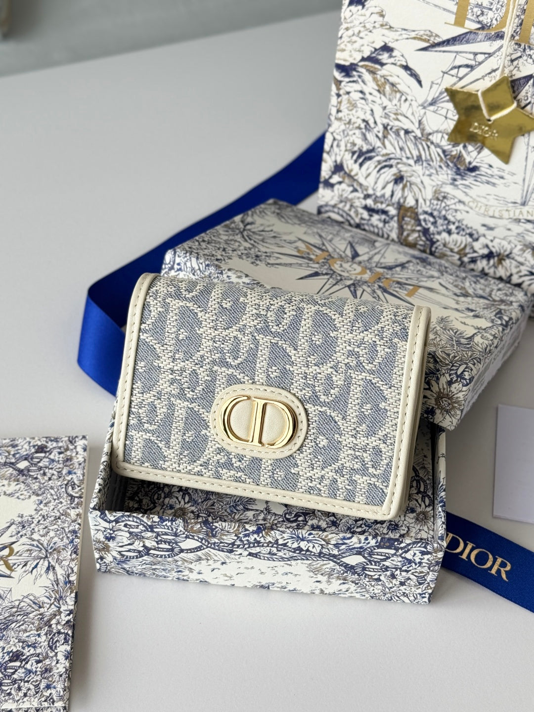 CD 30 Montaigne Glycine Wallet 11cm White Grey Jacquard mysite