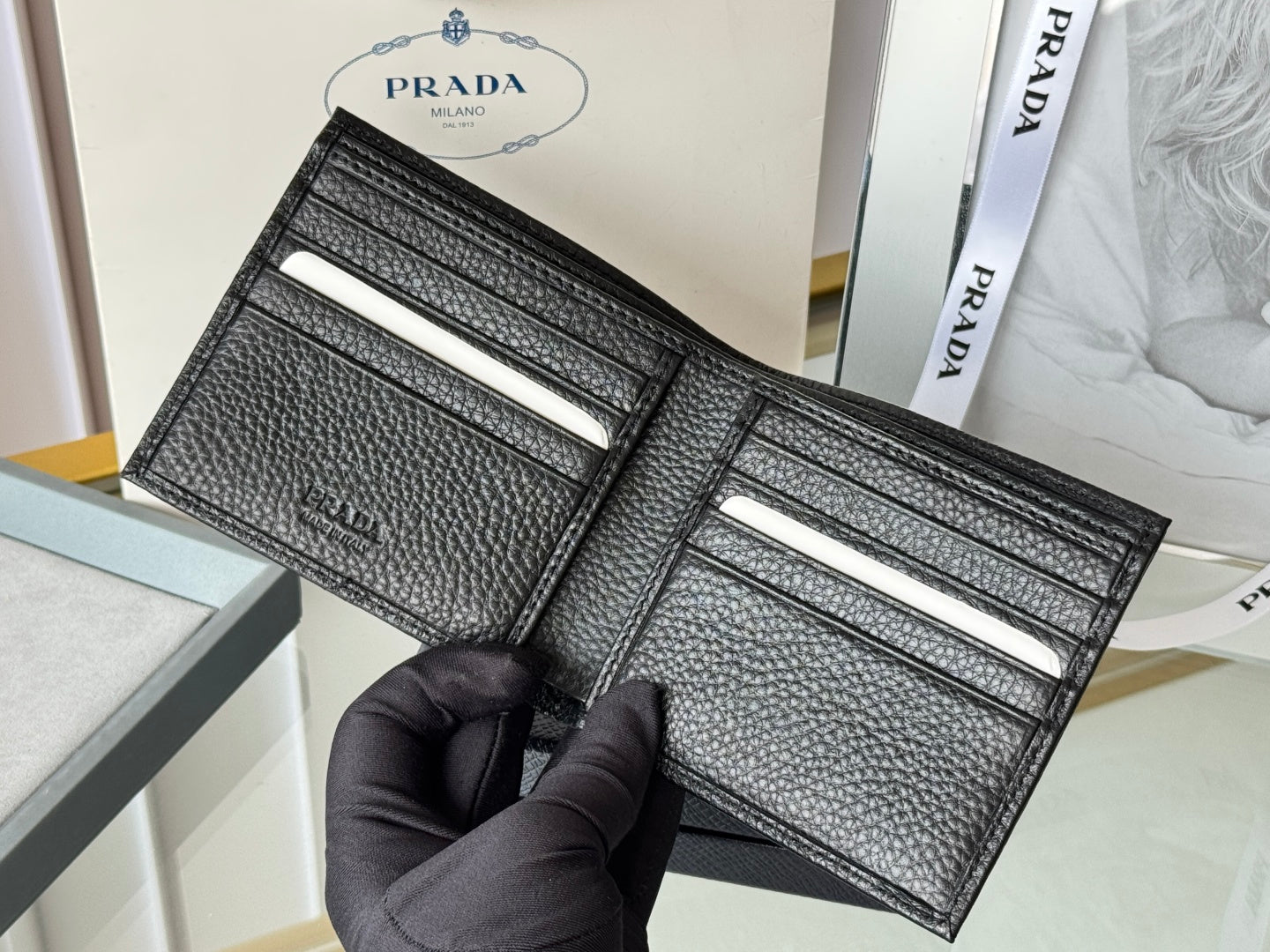 Pra 2M0513 Logo-Stamp Wallet 11cm Black lychee-grained cowhide mysite