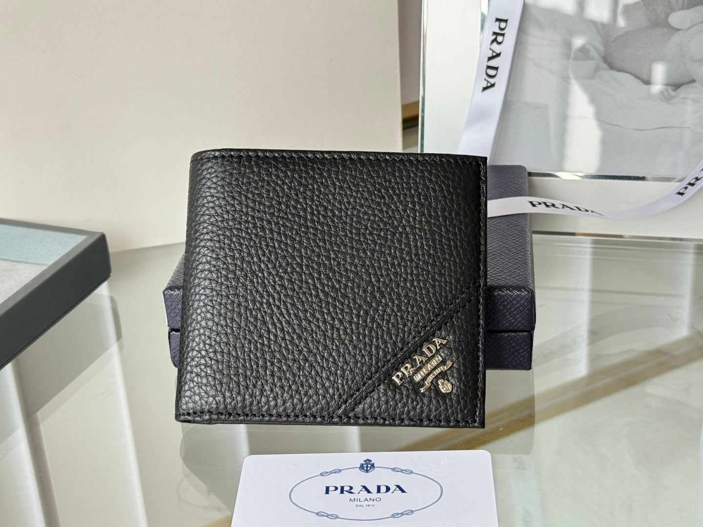 Pra 2M0513 Logo-Stamp Wallet 11cm Black lychee-grained cowhide mysite