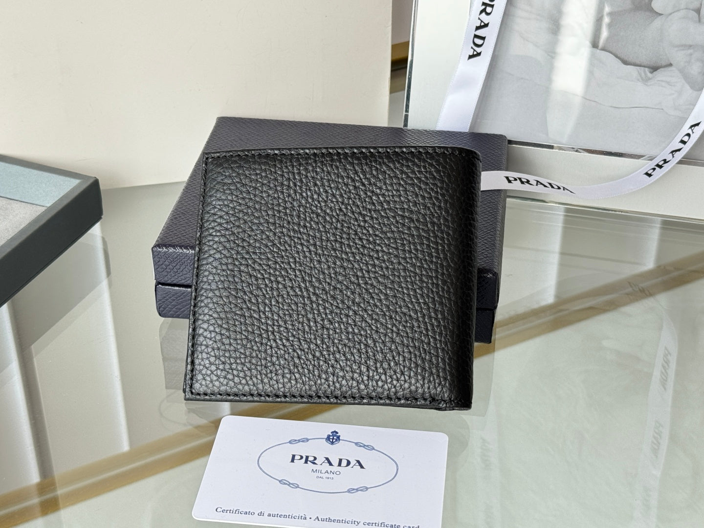 Pra 2M0513 Logo-Stamp Wallet 11cm Black lychee-grained cowhide mysite