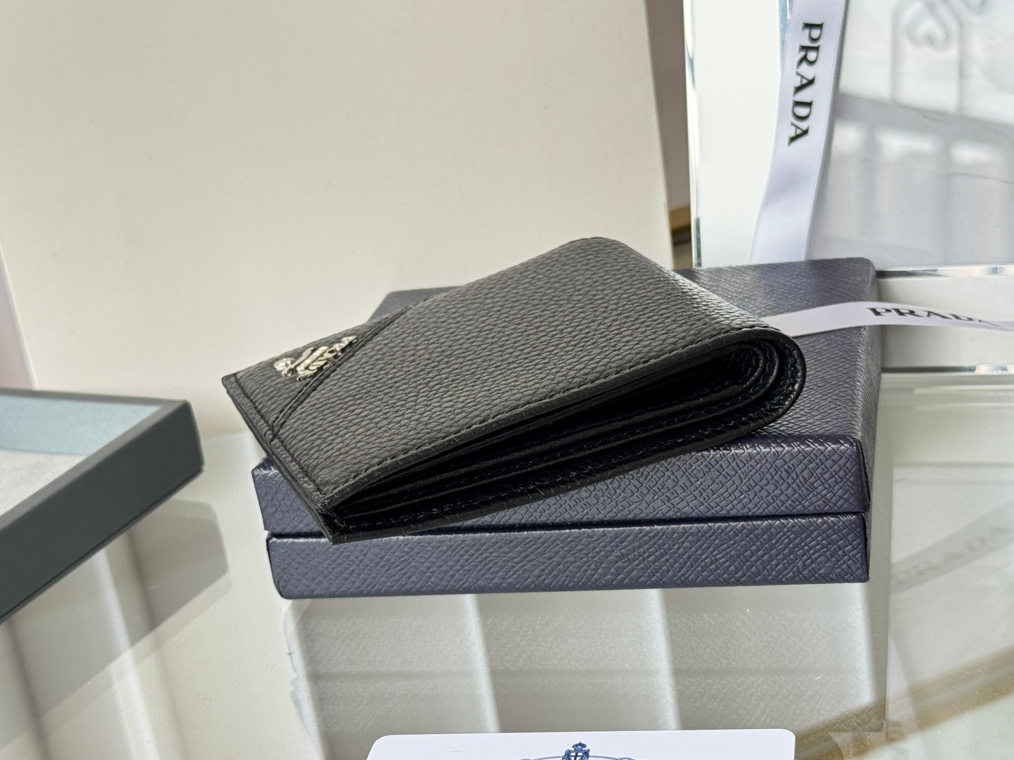 Pra 2M0513 Logo-Stamp Wallet 11cm Black lychee-grained cowhide mysite