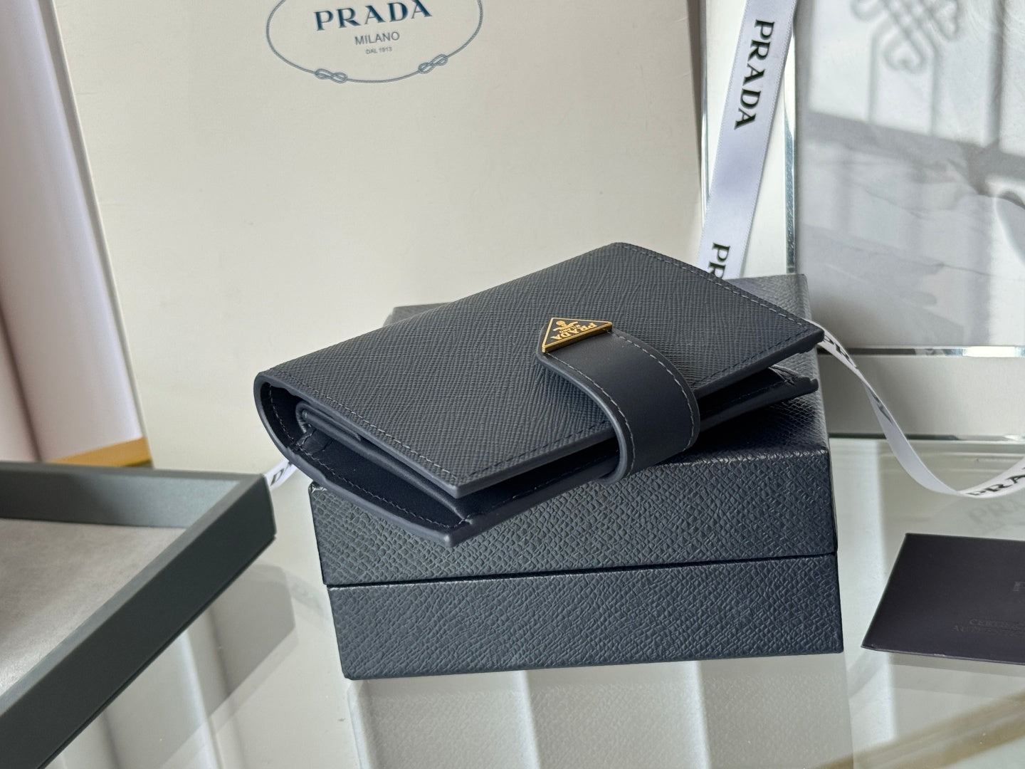 Pra 1MV204 Small Wallet Grey Saffiano & Smooth Leather