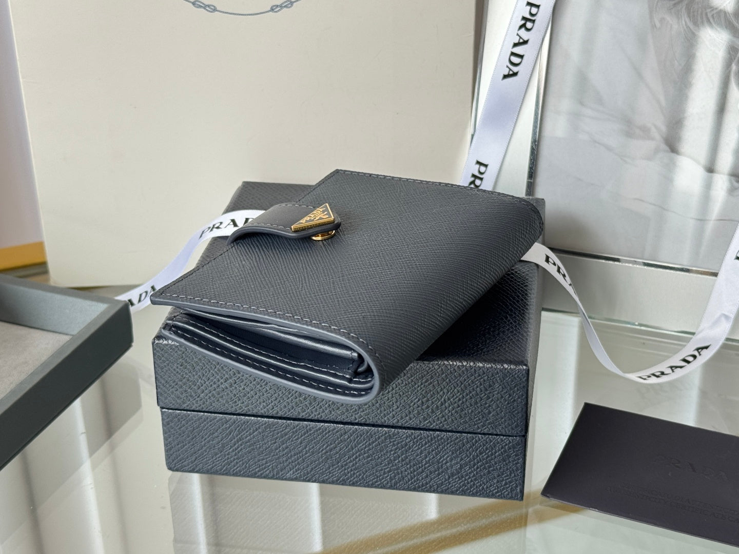 Pra 1MV204 Small Wallet Grey Saffiano & Smooth Leather